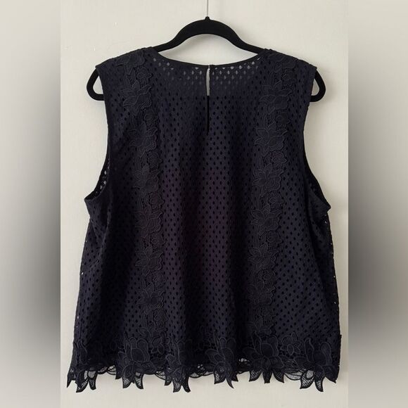 Ann Taylor Navy Blue Eyelit Pants and Sleeveless Top Set - Picture 7 of 10